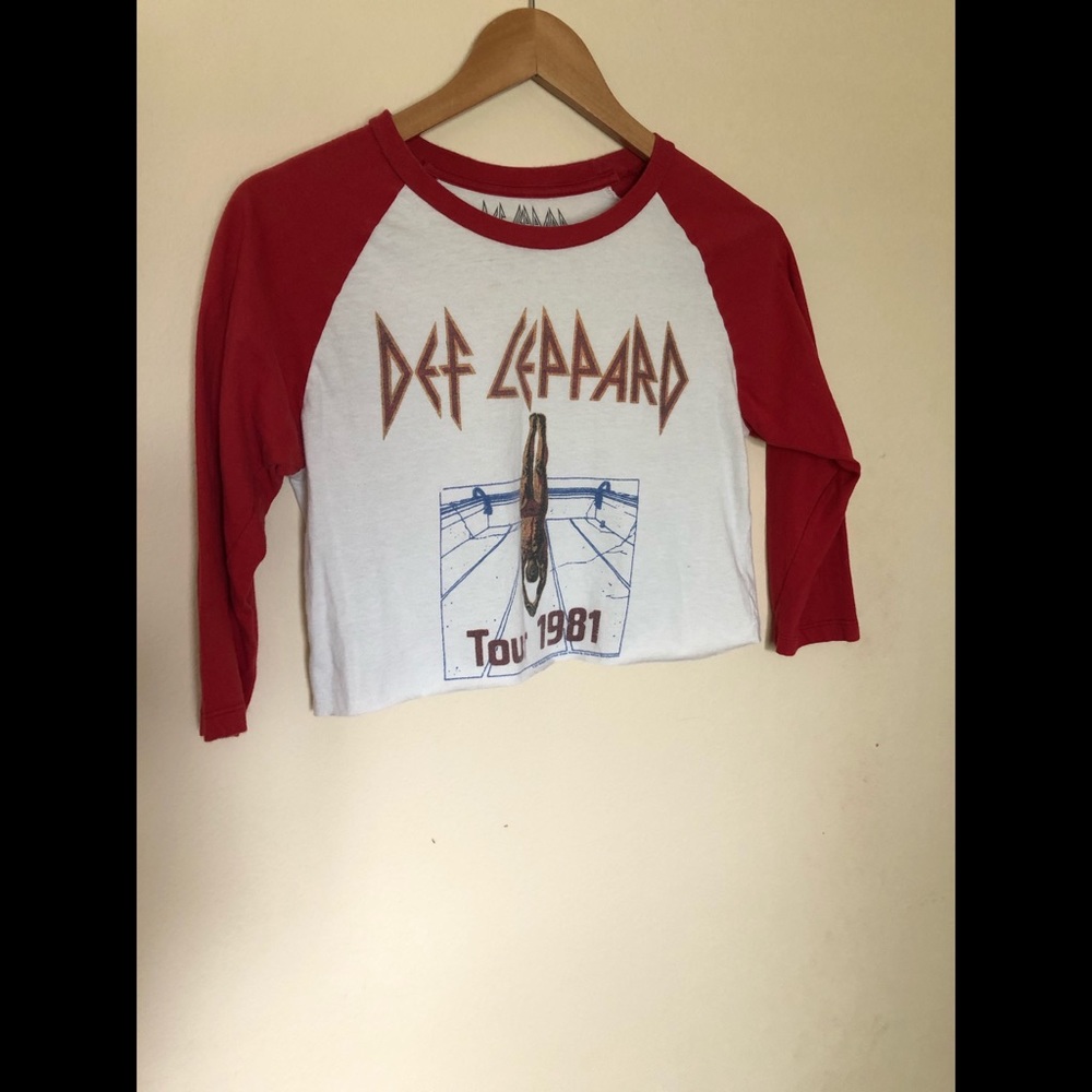 Def Leppard shirt